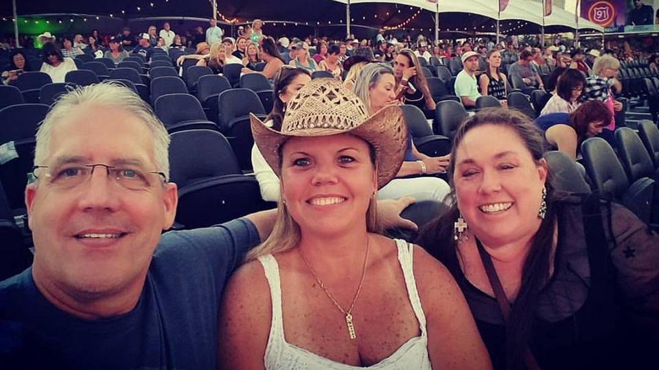 Tucsonan at Las Vegas concert: "The guy next to me was shot in the head"